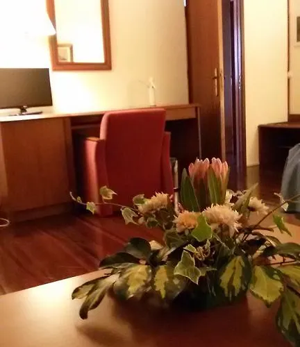 Hotell Ulveira 3*